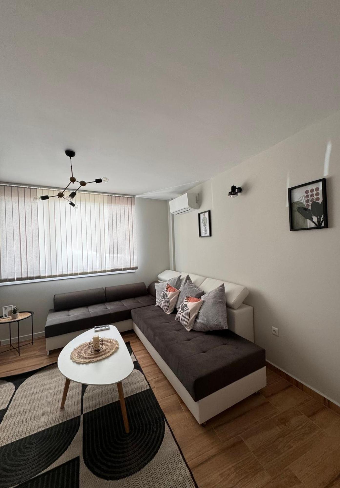 Goldy Central Beach Apartment With Private Garden Бургас Экстерьер фото