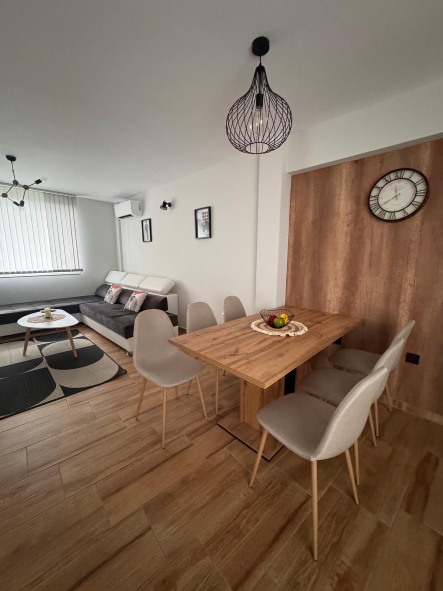 Goldy Central Beach Apartment With Private Garden Бургас Экстерьер фото