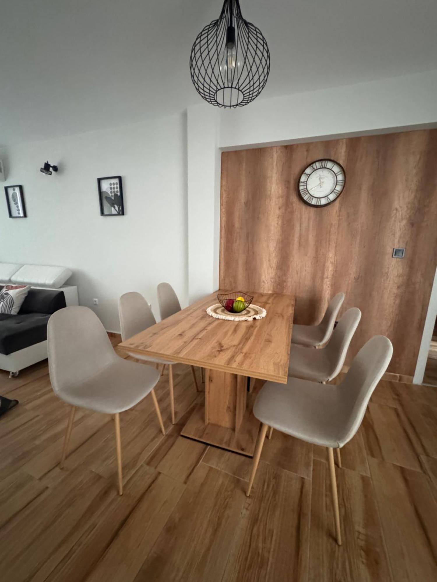 Goldy Central Beach Apartment With Private Garden Бургас Экстерьер фото