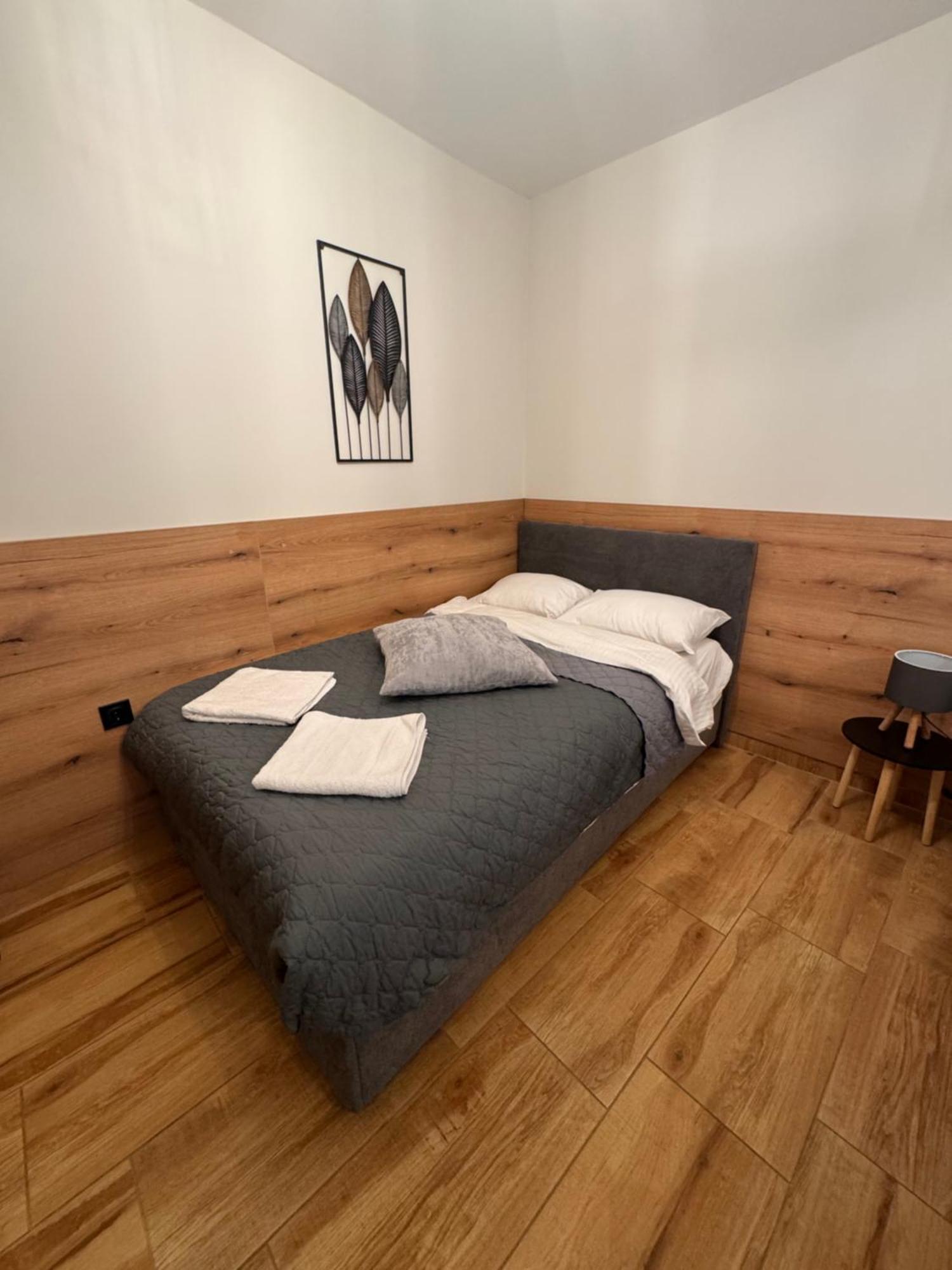 Goldy Central Beach Apartment With Private Garden Бургас Экстерьер фото